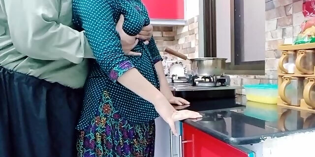 Kechen Sex Video Bangladeshi - Pakistani Beautiful Wife Fucked In Kitchen While She Is Cooking With Clear  Hindi Audio Hot Sex Talk 7:12 HD Indian Porno Videos